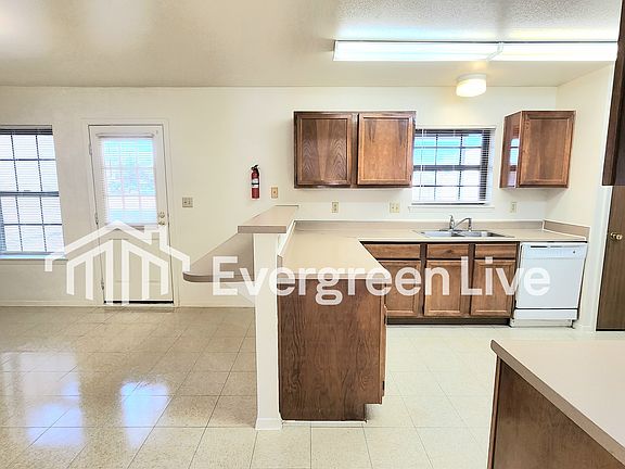 5th image of 116 Crusader Ct