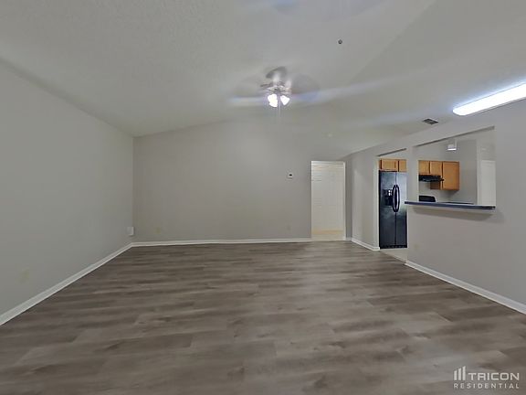 3rd image of 1894 Dartmouth Dr