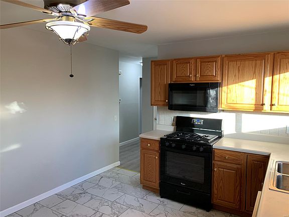 3rd image of 250 Humes Ln