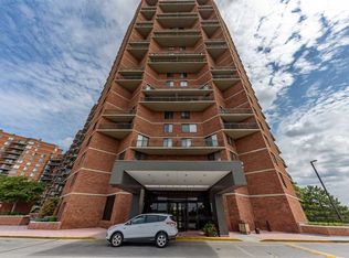 213 Harmon Cove Tower, Secaucus, NJ 07094