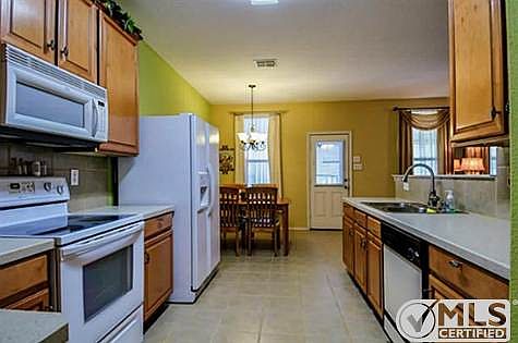 2nd image of 522 Zachum Dr