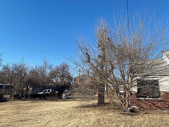 3rd image of 4540 Kenyon Dr