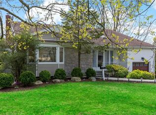 4 Sleepy Hollow Rd, Rye Brook, NY 10573