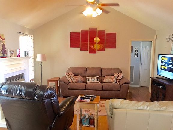 4th image of 1021 Angelica St