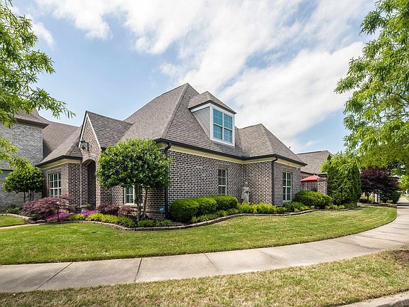2nd image of 427 Tarren Mill Cir E