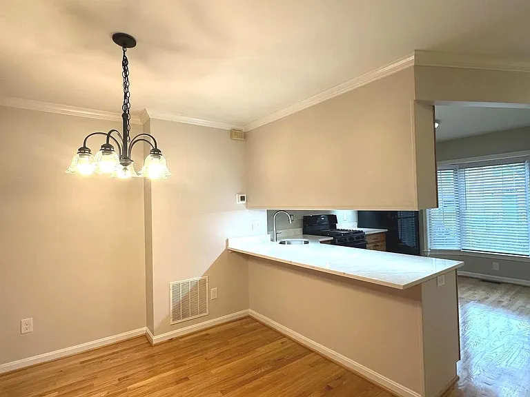 2120 N Tazewell Ct — Photo 11
