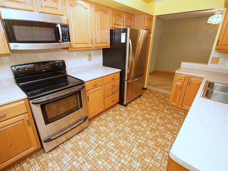 3420 Somerset Dr — Photo 4