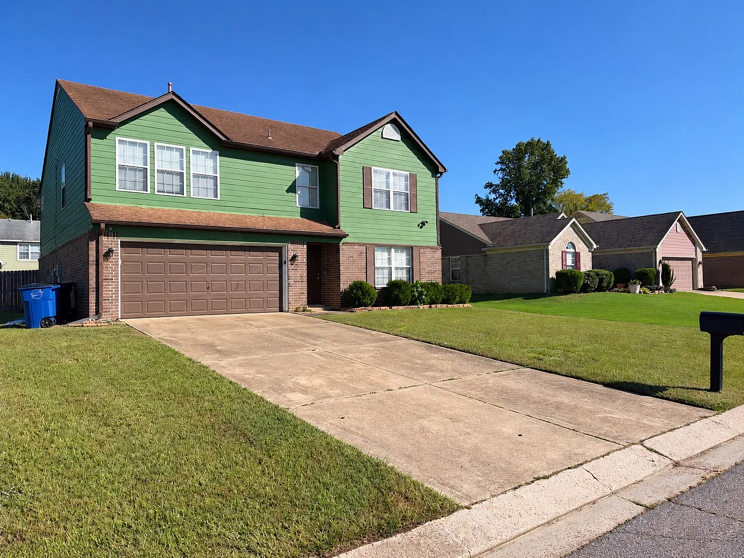 6 bed, 3422 sqft, $8,500 — Photo 2