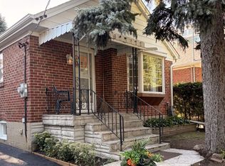 132 Wesley St, Toronto, ON M8Y 2X1