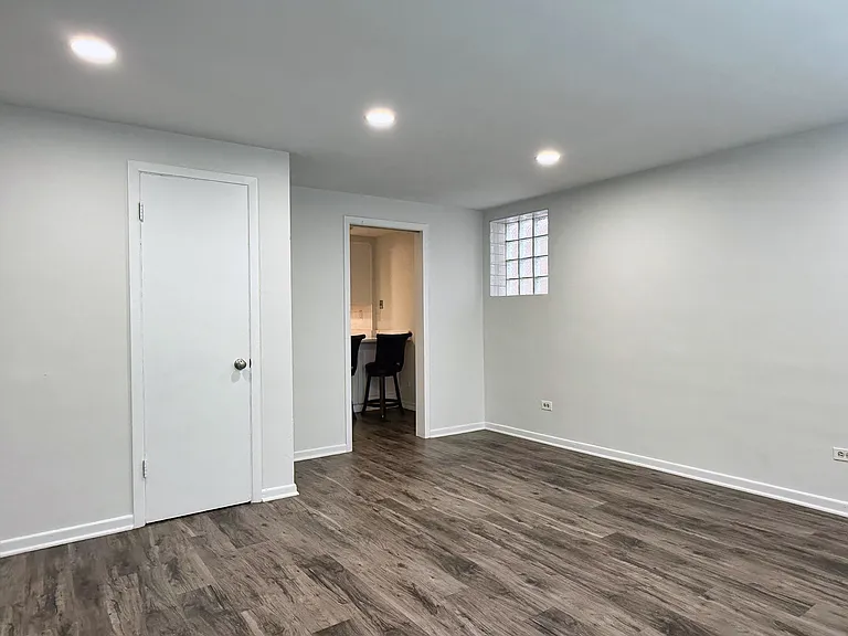 6316 W Belmont Ave — Photo 7