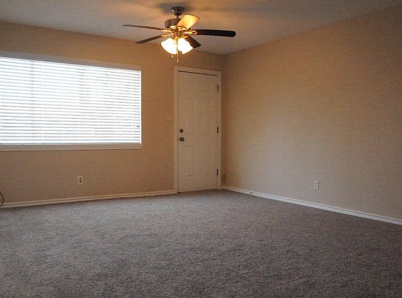 5th image of 109 Oak Dr