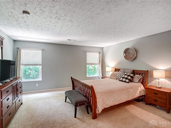 4th image of 184 Hillcrest Dr
