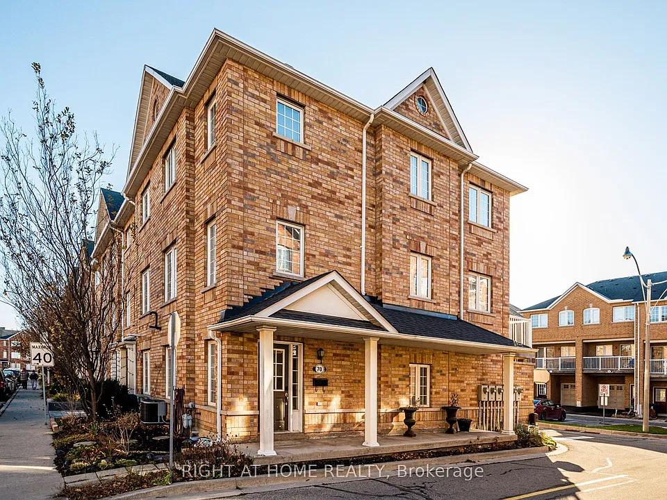 70 Birdstone Cres