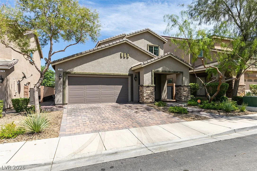 4 bed, 3.5 bath, 2018 sqft, $2,600 — Photo 2