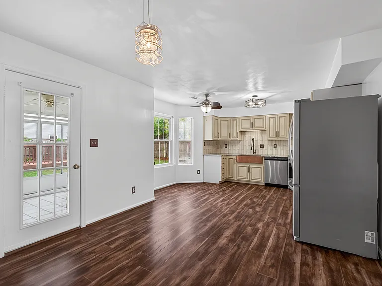 3200 Vermeer Dr #8 — Photo 7