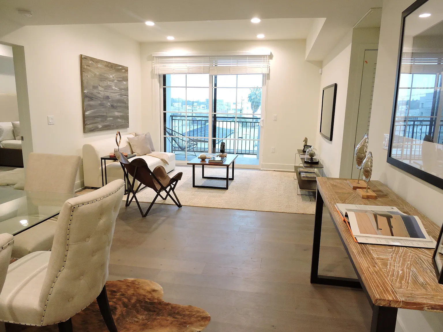 Premier Beverly Grove at Blackburn — Photo 2