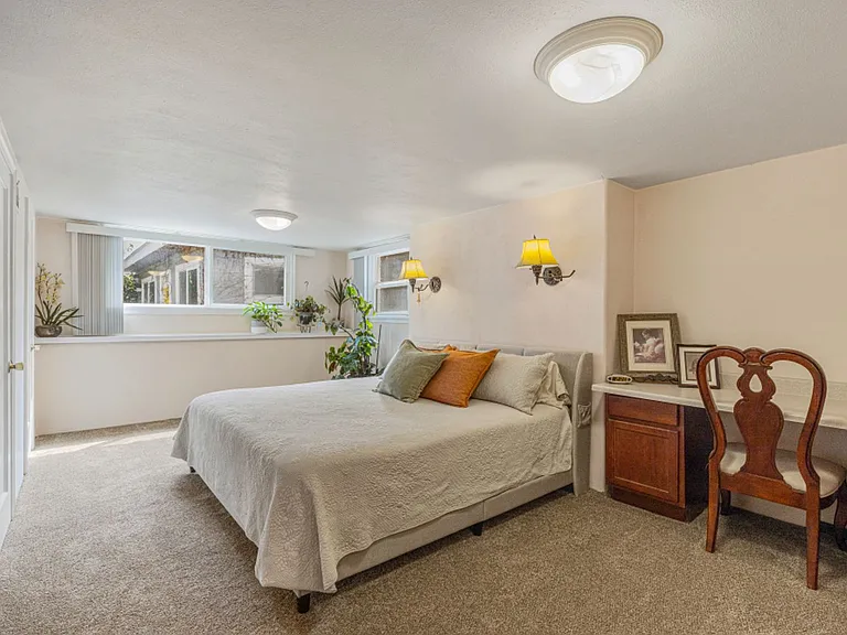 525 Mesa St — Photo 44