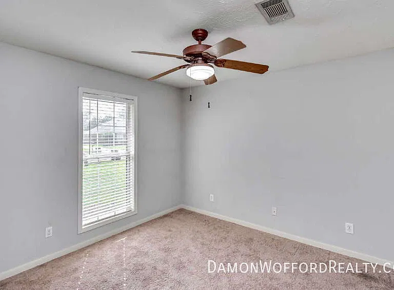124 Raintree Rd — Photo 36