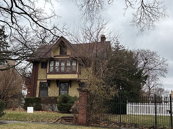 2nd image of 535 Fair Oaks Ave