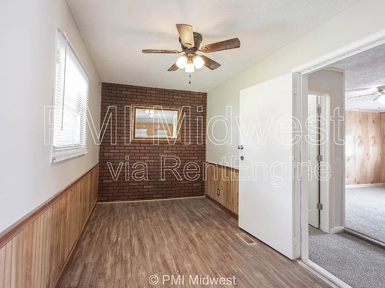 3926 Malibu Dr — Photo 6
