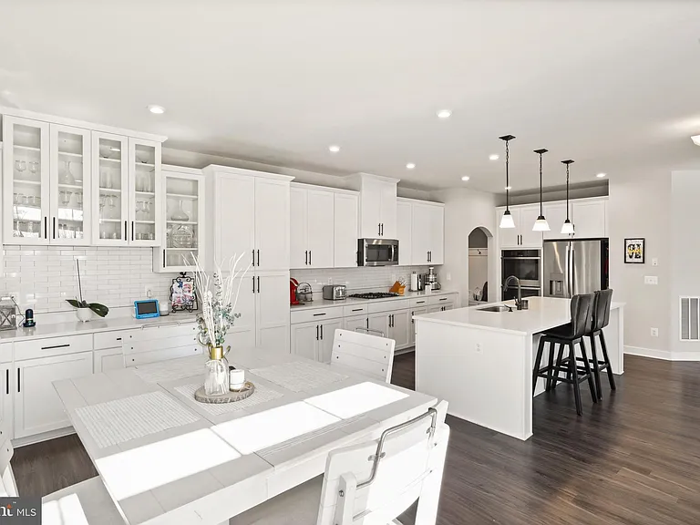 212 Southern View Dr — Photo 15