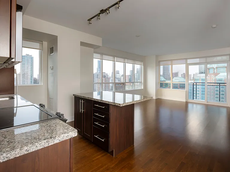 28 Linden St #1606 — Photo 2
