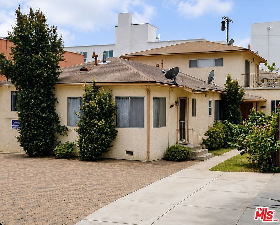 1st image of 1823 Overland Ave