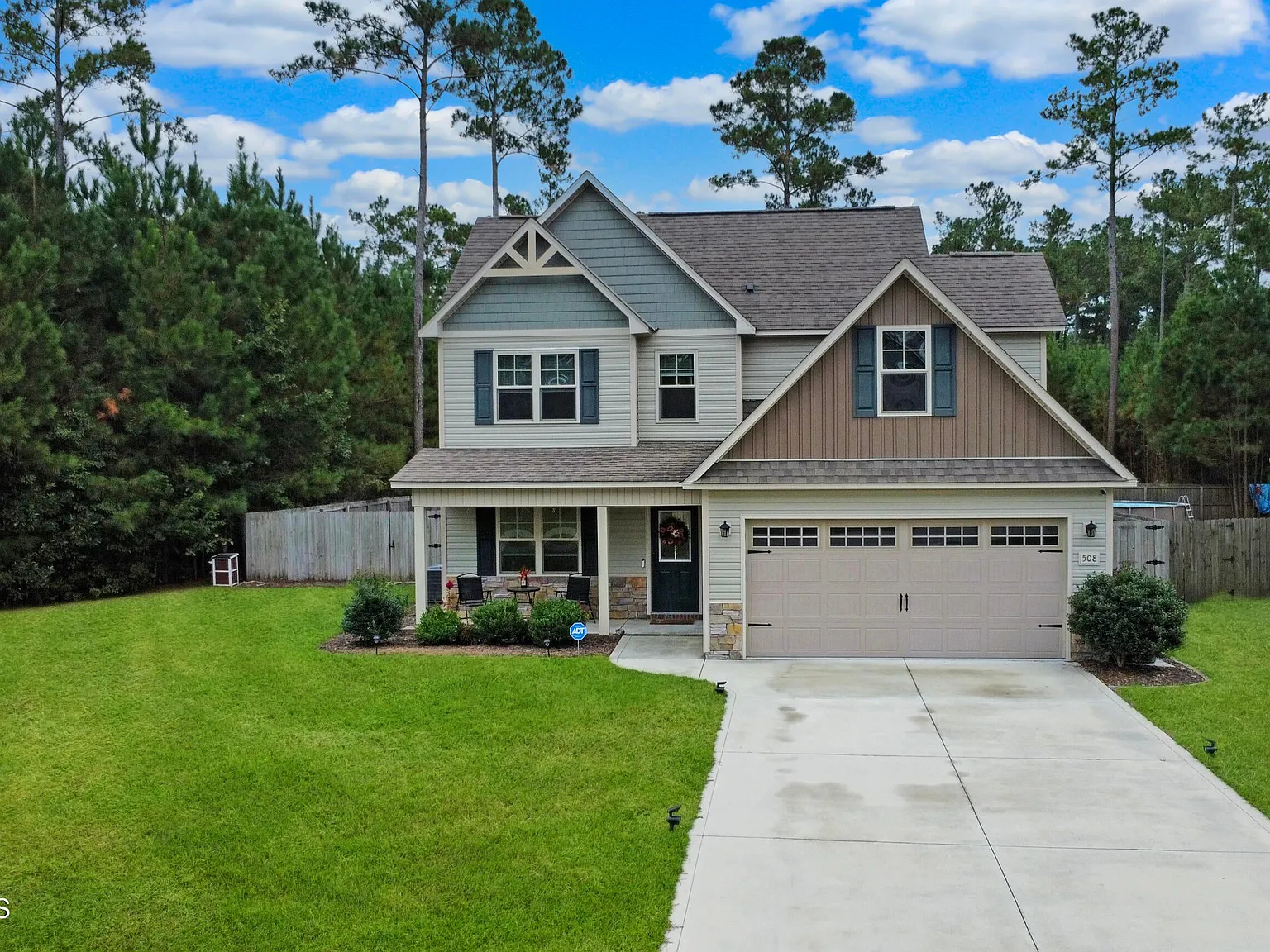 3 bed, 2.5 bath, 1562 sqft, $2,200 — Photo 1