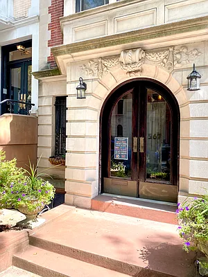 Rented by Compass | media 36