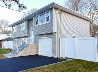 75 Fillmore Ave, Deer Park, NY 11729