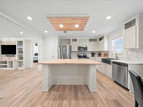 81 County Road 2131, Valley View, TX 76272