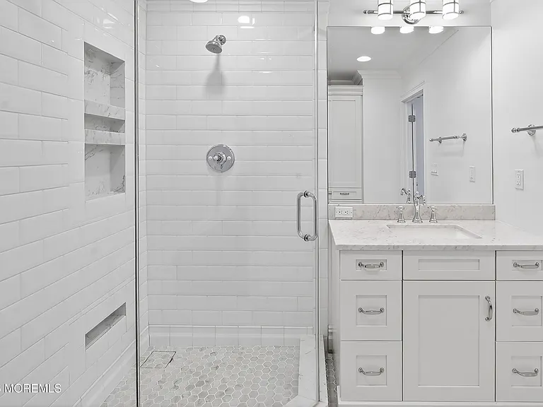 65 E River Rd #20 — Photo 16