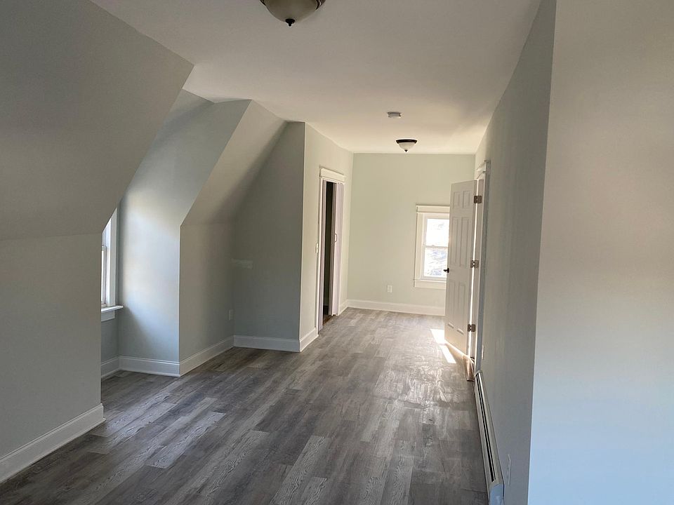 2nd image of 320 Glenwood Ave #100