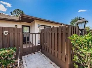 1725 Pine Ridge Way E APT C, Palm Harbor, FL 34684