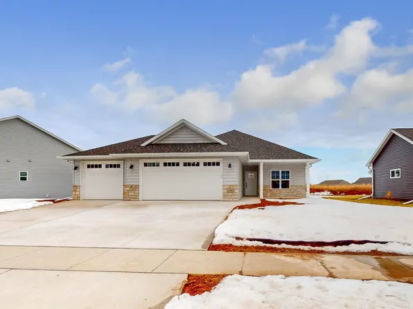 418 Hidden Creek Trl, Green Bay, WI 54303