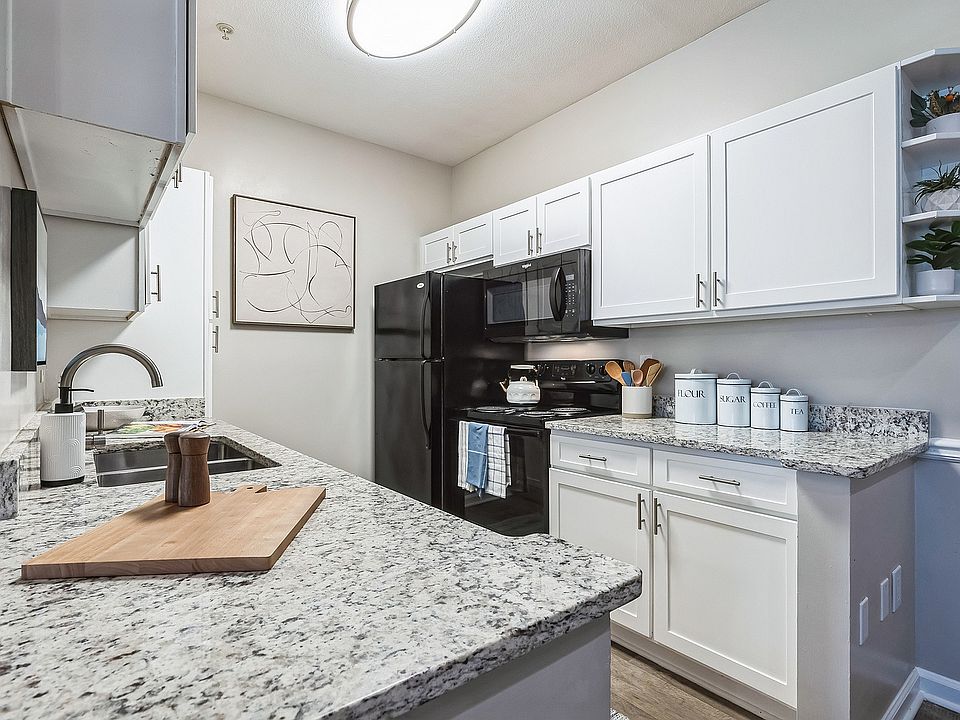 Newly Renovated Two Bedroom with Sunroom