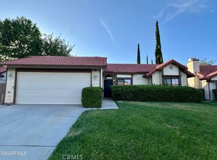 2815 College Park Dr, Lancaster, CA 93536