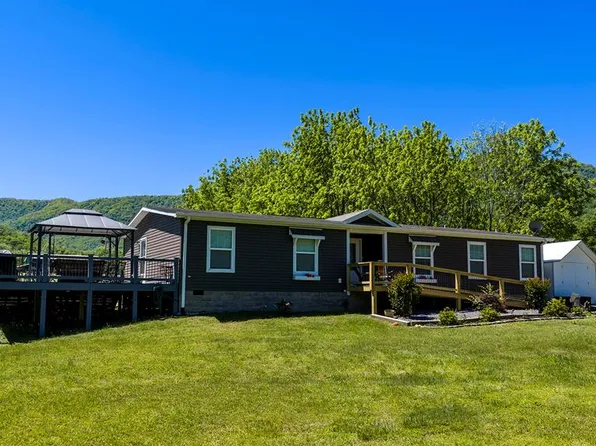 66 School House Dr, Robbinsville, NC 28771