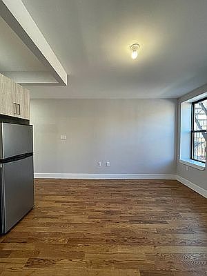1st image of 180 Underhill Ave #2L