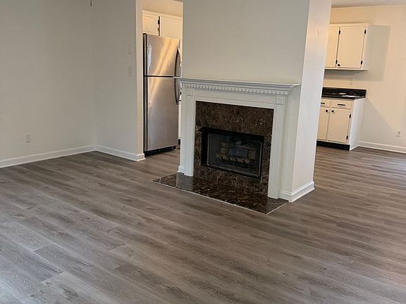 4th image of 9233 Snow Hill Rd