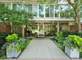2525 Wellington Ct APT 102, Evanston, IL 60201