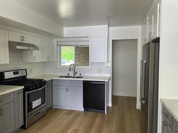 3rd image of 6408 Myrtlewood Dr