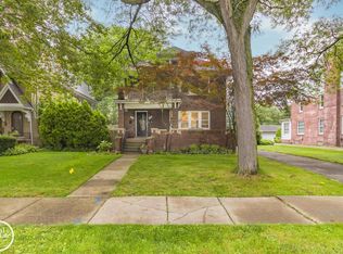 596 Neff Rd, Grosse Pointe, MI 48230