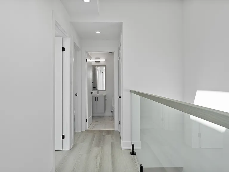 587 Oakwood Ave — Photo 103