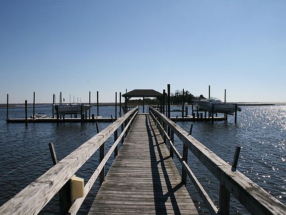 Community Pier