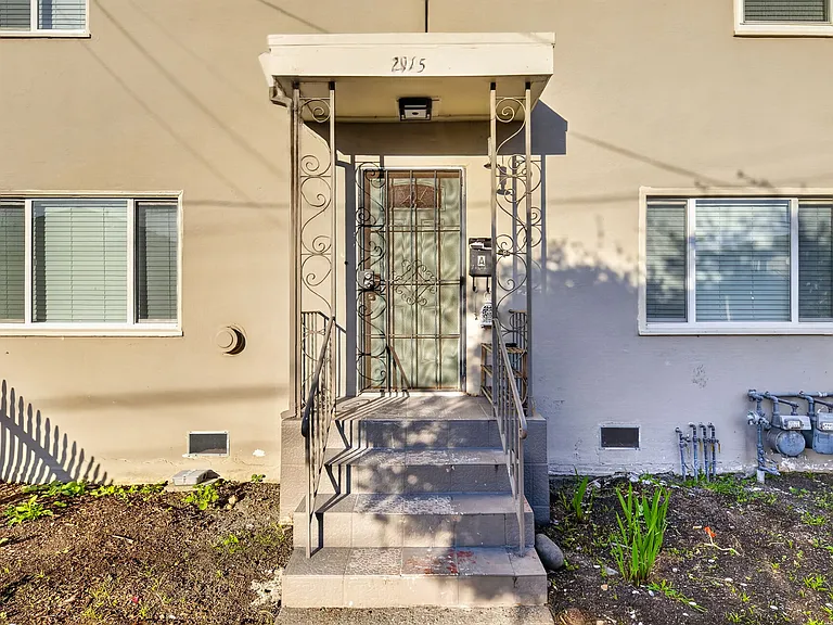 2915 Stanton St #A — Photo 8