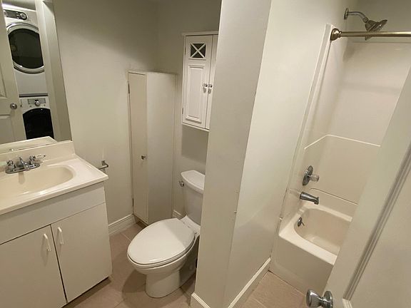 5th image of 2035 E Stratford Dr #Basement