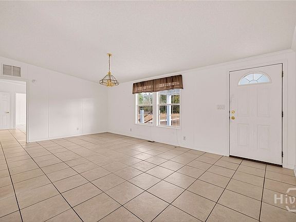 4th image of 1323 Starling Road