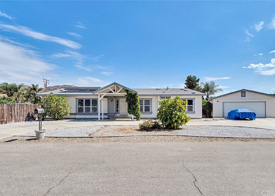 1st image of 28793 Stevens Ave