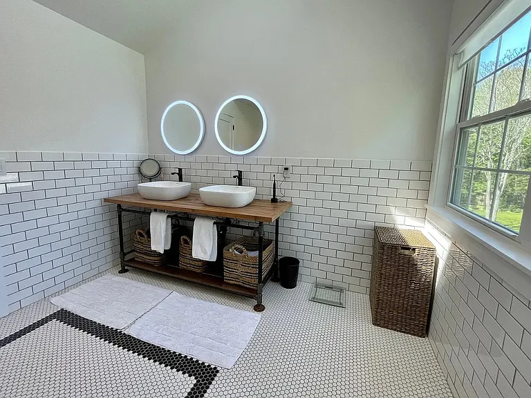 101 Springs Fireplace Rd — Photo 14